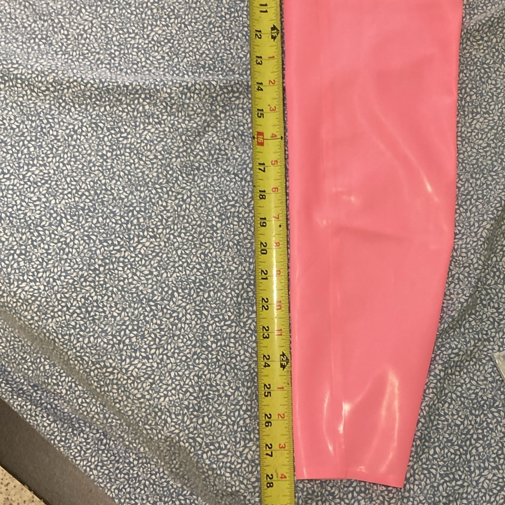 SKIMS Neon Pink High-Waisted Pants - Picture 3 of 7